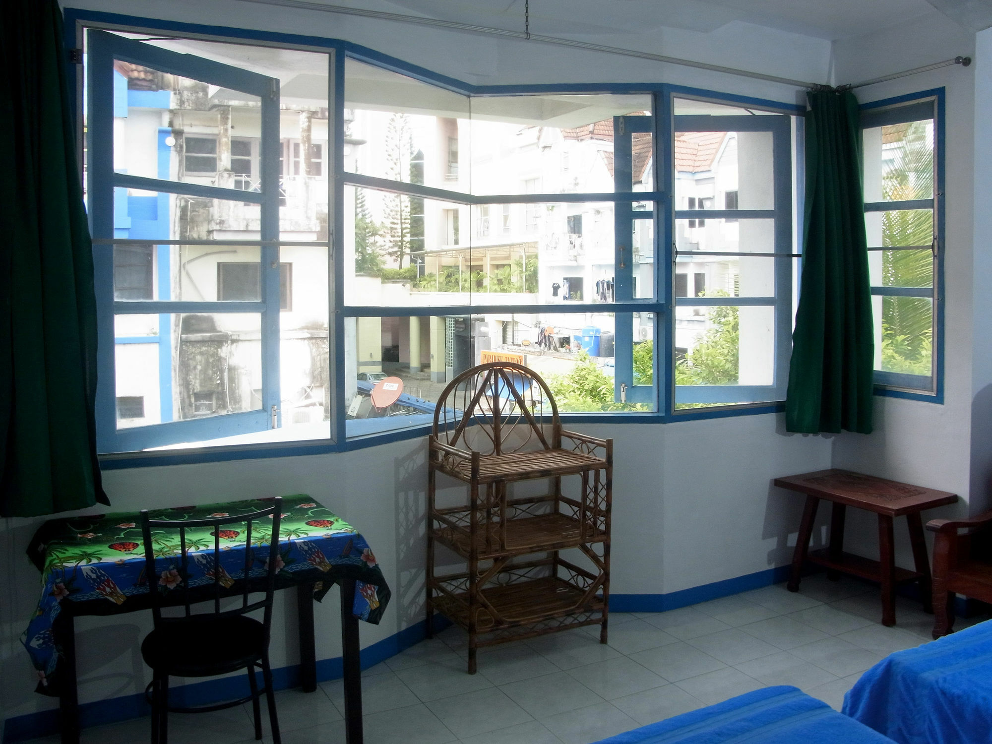 Niku Guesthouse Patong Exterior foto